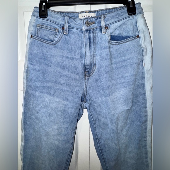 PacSun Blue Mom Jean Two Toned Frayed Hem Mid Rise  Size 27. VGUC - Picture 2 of 13